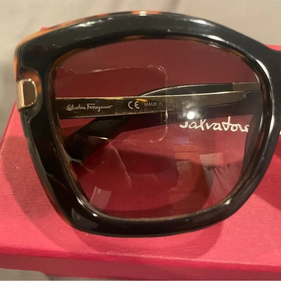 Salvatore Ferragamo Black Sunglasses with Red and Yellow Accents Salvatore Ferragamo 2062 Sunglasses Frameless Rimeless  main image 4